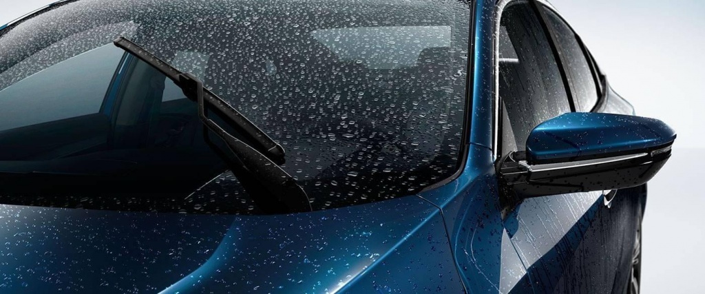 2017-Honda-Civic-Rain-Sensing-Windshield-Wieprs.jpg